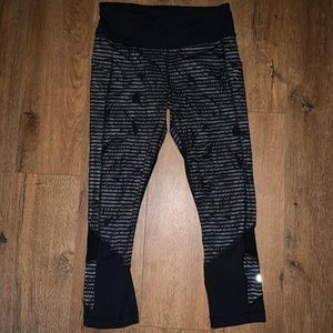 Lululemon Athletica leggings | Cropped Rival